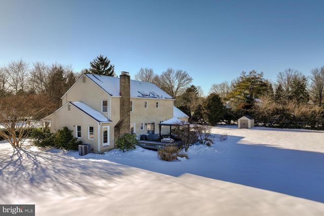 374 VILLAGE RD E, Princeton Junction, NJ 08550