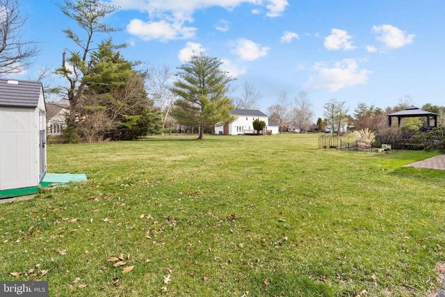 374 VILLAGE RD E, Princeton Junction, NJ 08550