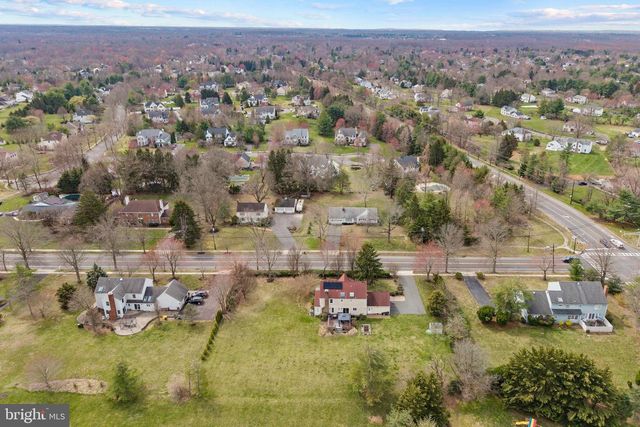 374 VILLAGE RD E, Princeton Junction, NJ 08550