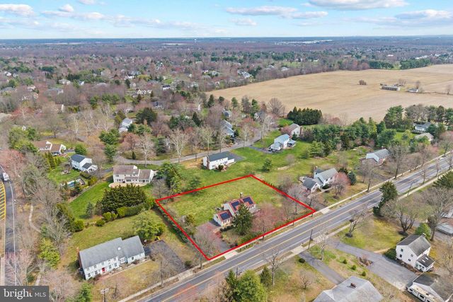 374 VILLAGE RD E, Princeton Junction, NJ 08550