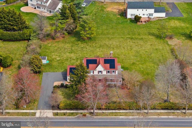 374 VILLAGE RD E, Princeton Junction, NJ 08550