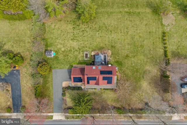 374 VILLAGE RD E, Princeton Junction, NJ 08550
