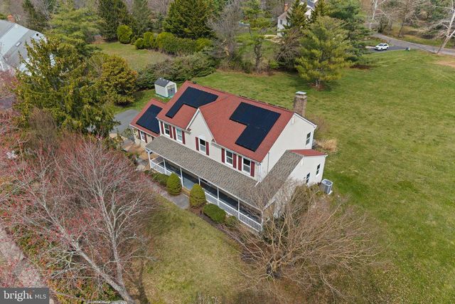 374 VILLAGE RD E, Princeton Junction, NJ 08550