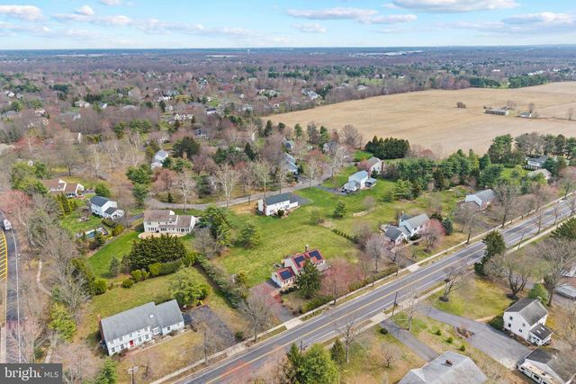 374 VILLAGE RD E, Princeton Junction, NJ 08550