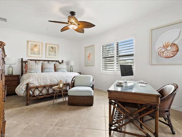 9476 Napoli LN 202, Naples, FL 34113