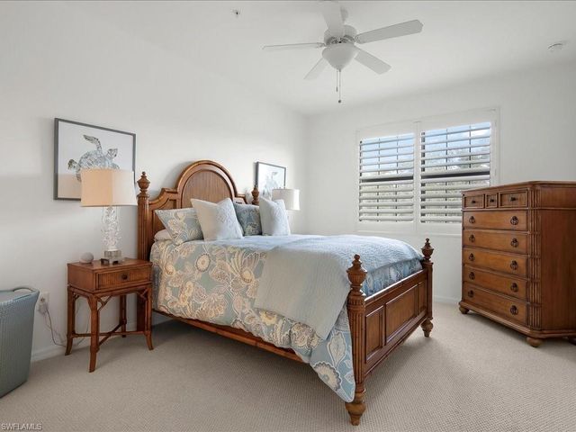 9476 Napoli LN 202, Naples, FL 34113