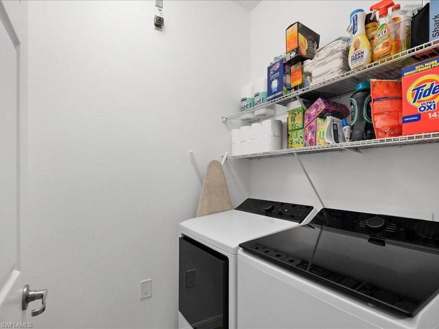 9476 Napoli LN 202, Naples, FL 34113