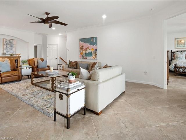 9476 Napoli LN 202, Naples, FL 34113