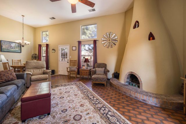 6115 Mustang Lane NW, Albuquerque, NM 87120