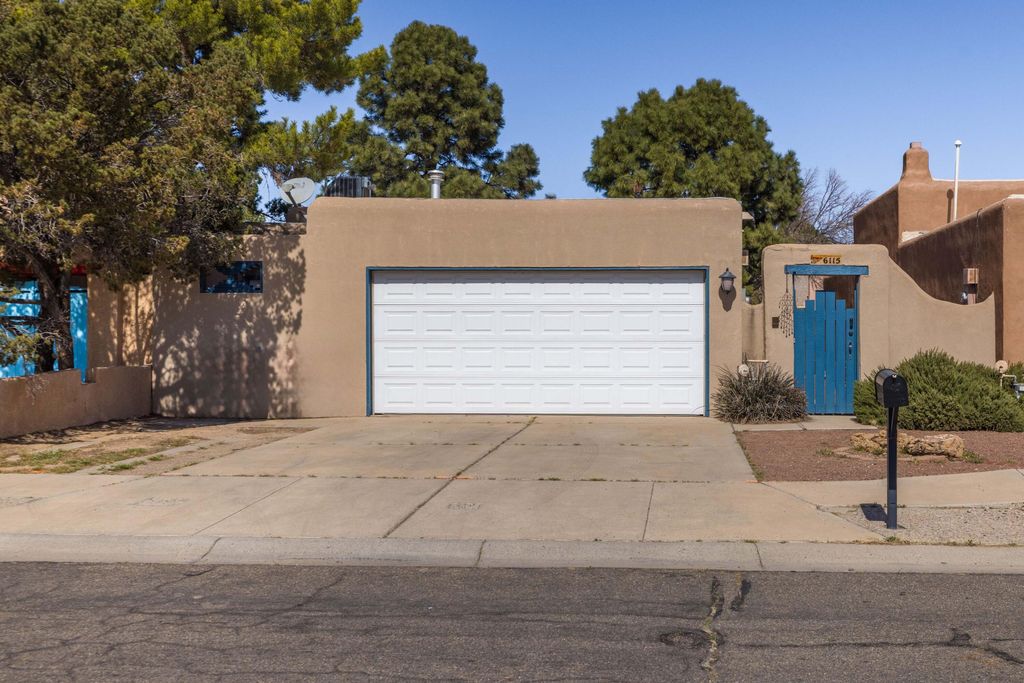6115 Mustang Lane NW, Albuquerque, NM 87120