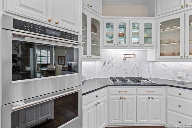 10924 Reyes Canyons, Helotes, TX 78023