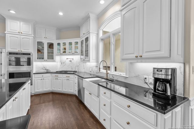 10924 Reyes Canyons, Helotes, TX 78023