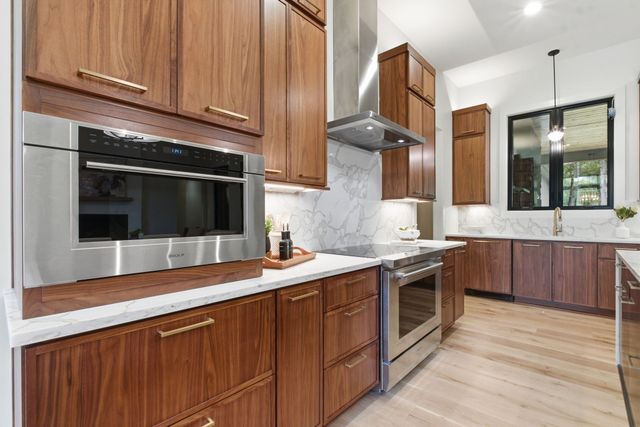 1002 Waller Rd, Brentwood, TN 37027