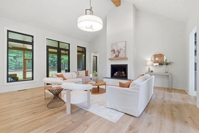 1002 Waller Rd, Brentwood, TN 37027