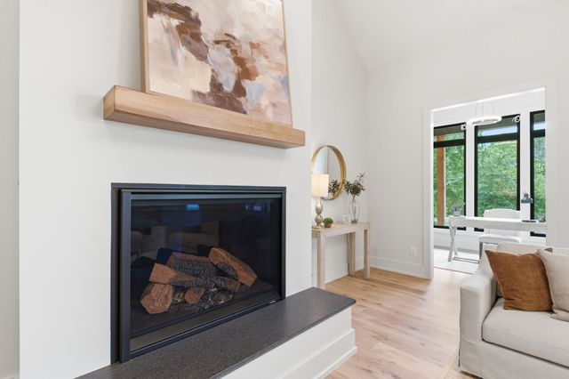 1002 Waller Rd, Brentwood, TN 37027