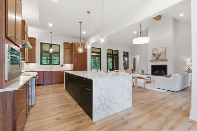 1002 Waller Rd, Brentwood, TN 37027