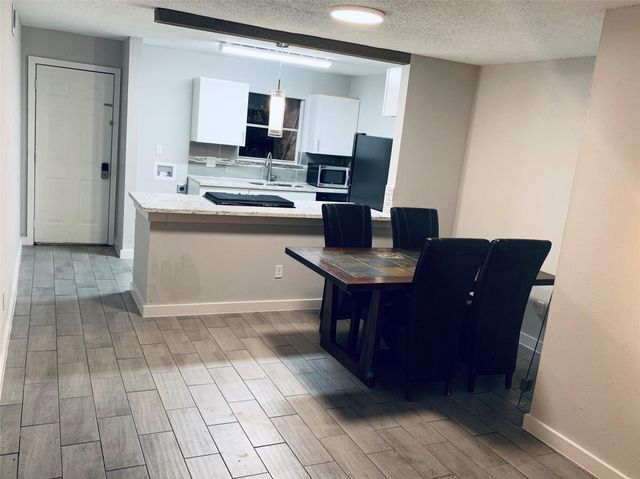 1230 Shadowdale Drive 17, Houston, TX 77043