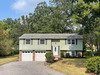 105 Walney Dr, Twp Of But Se, PA 16002