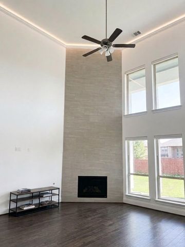 5602 King Plains Creek Ln, Sugar Land, TX 77479