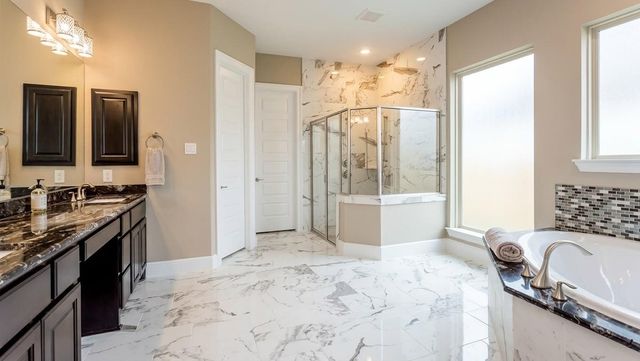 5602 King Plains Creek Ln, Sugar Land, TX 77479