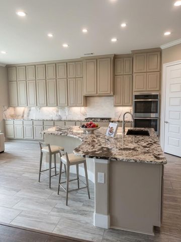 5602 King Plains Creek Ln, Sugar Land, TX 77479