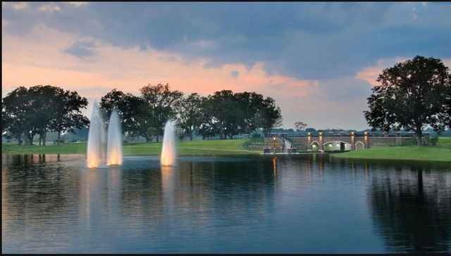 5602 King Plains Creek Ln, Sugar Land, TX 77479