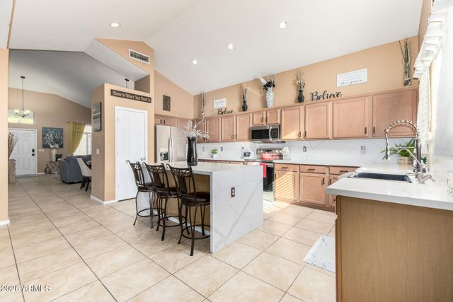 10529 W HILTON Avenue, Tolleson, AZ 85353