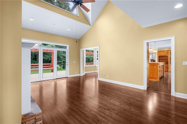 150 School House Road NE, Calhoun, GA 30701
