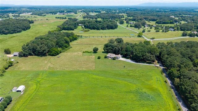 150 School House Road NE, Calhoun, GA 30701