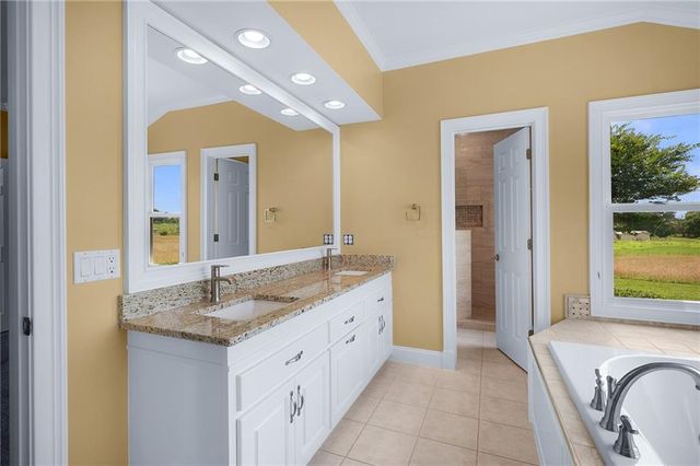 150 School House Road NE, Calhoun, GA 30701