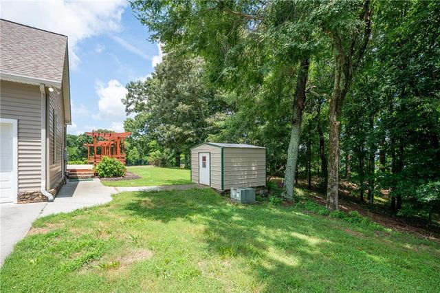 150 School House Road NE, Calhoun, GA 30701