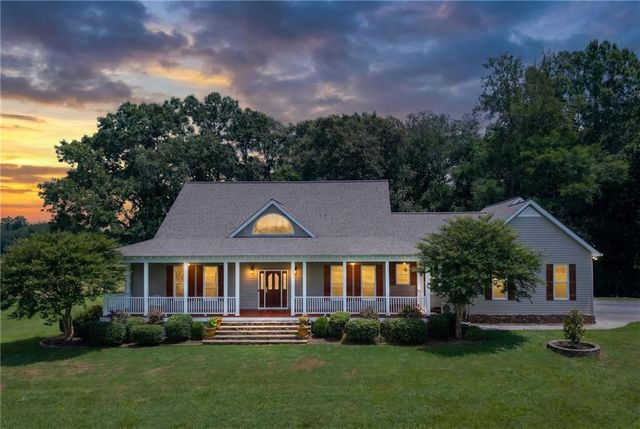 150 School House Road NE, Calhoun, GA 30701