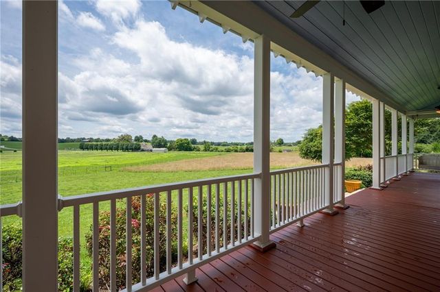 150 School House Road NE, Calhoun, GA 30701