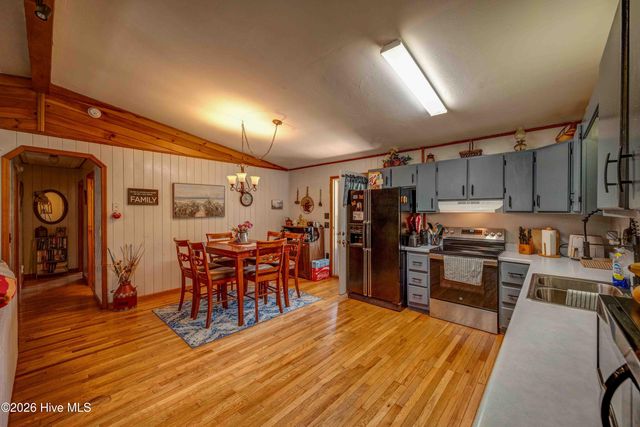 94 W Memorial Drive, Andrews, NC 28901