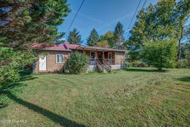 94 W Memorial Drive, Andrews, NC 28901