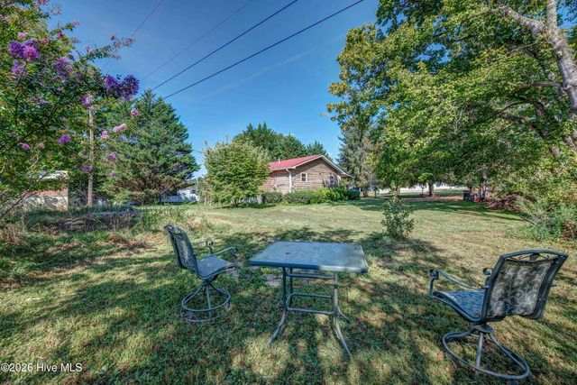 94 W Memorial Drive, Andrews, NC 28901
