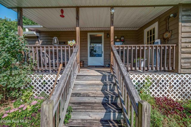 94 W Memorial Drive, Andrews, NC 28901