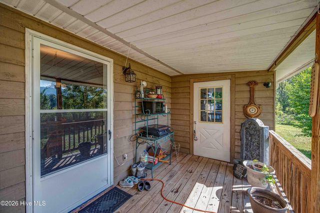 94 W Memorial Drive, Andrews, NC 28901
