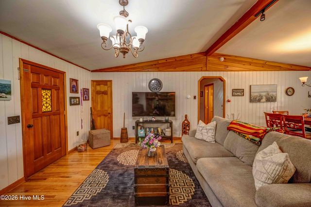 94 W Memorial Drive, Andrews, NC 28901