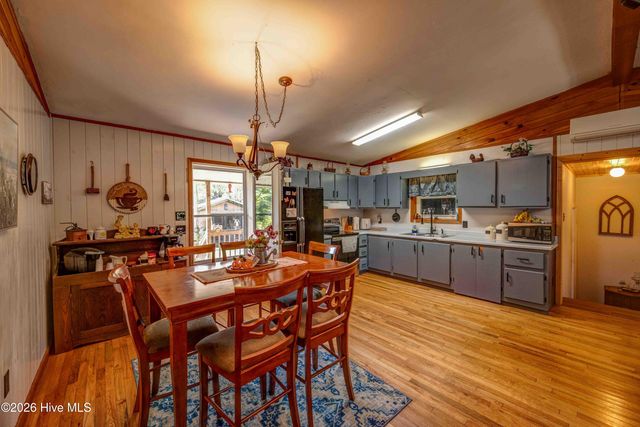 94 W Memorial Drive, Andrews, NC 28901
