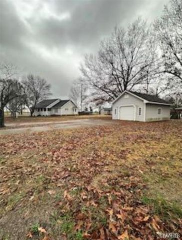 209 S Davis, East Prairie, MO 63845