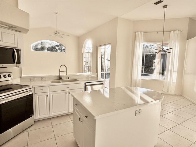 731 WATERSIDE COURT, Tarpon Springs, FL 34689