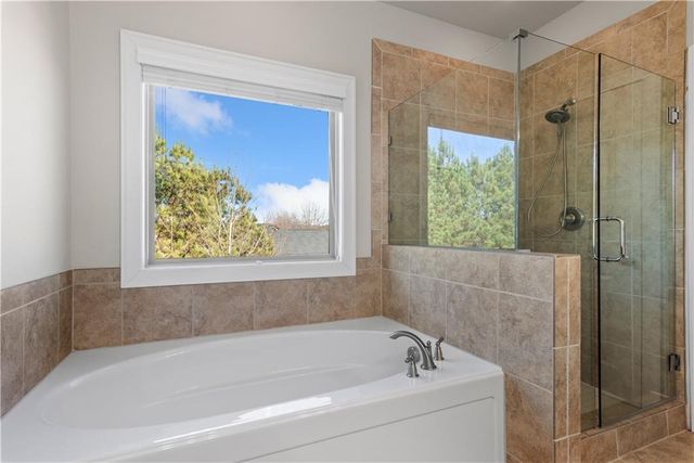 3758 Lake Haven Way, Atlanta, GA 30349