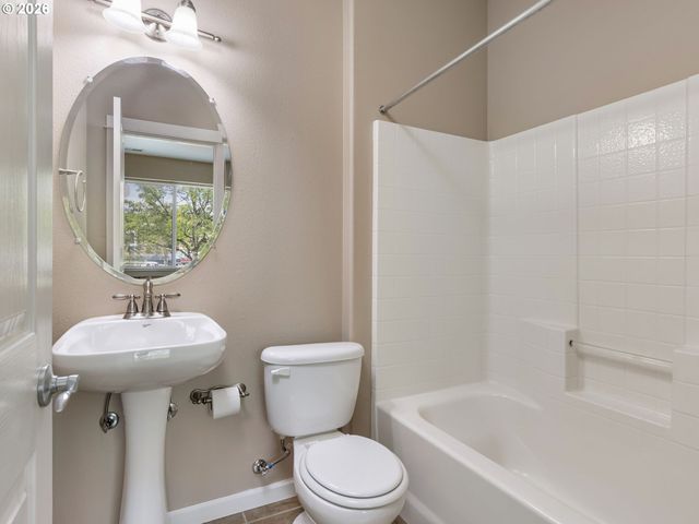 830 Nw COUNCIL Dr, Gresham, OR 97030