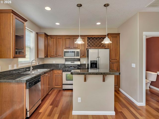 830 Nw COUNCIL Dr, Gresham, OR 97030