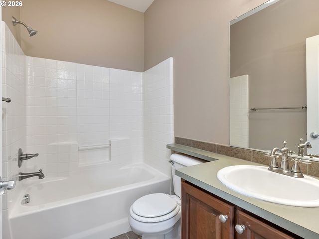 830 Nw COUNCIL Dr, Gresham, OR 97030
