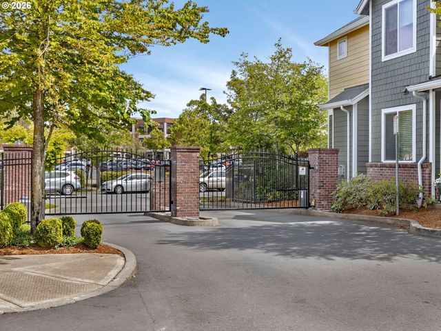 830 Nw COUNCIL Dr, Gresham, OR 97030