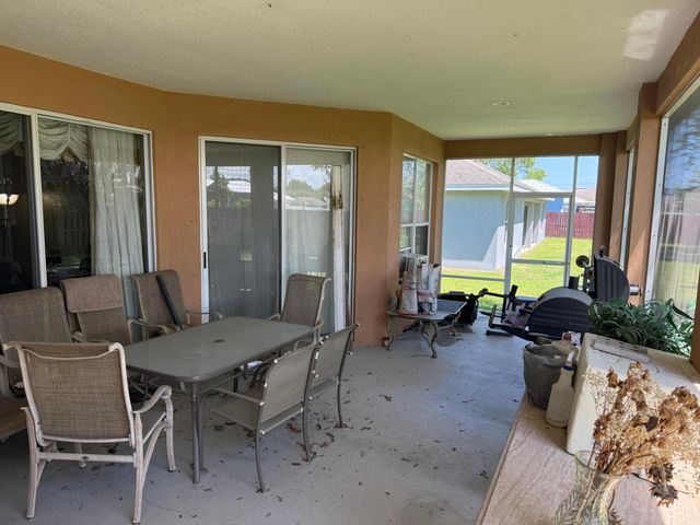 5231 NW Reba Circle, Port St. Lucie, Port St Lucie, FL 34986