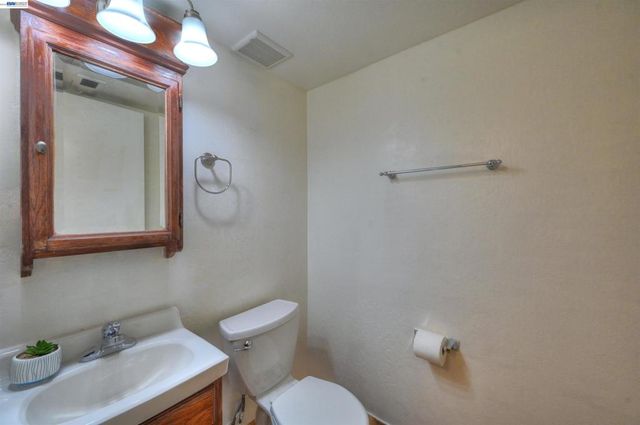 2322 Belvedere Ave, San Leandro, CA 94577