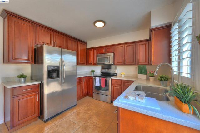 2322 Belvedere Ave, San Leandro, CA 94577